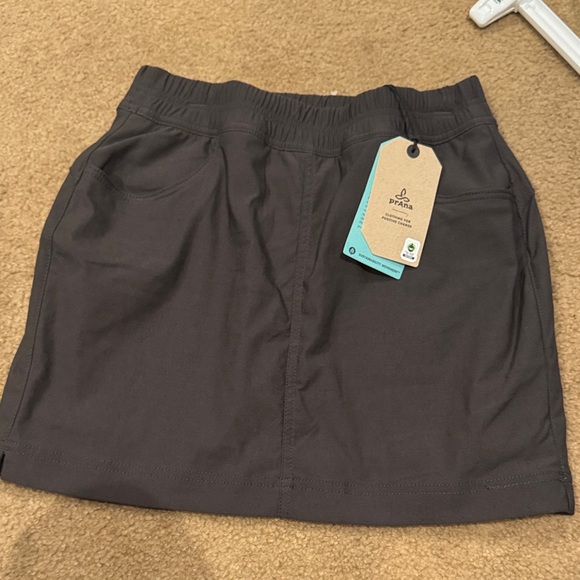 Prana Charcoal Skirt - Picture 1 of 7